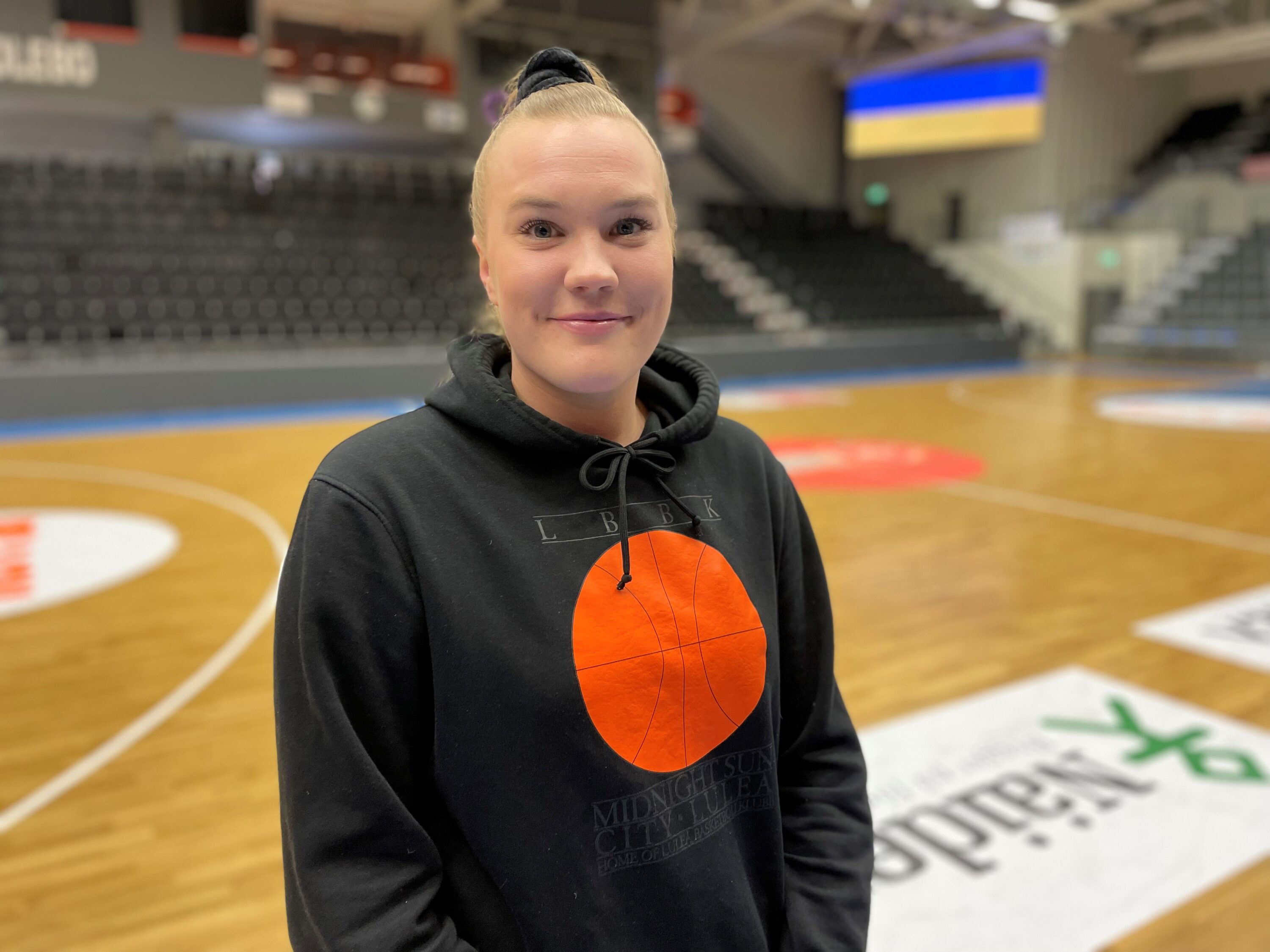 Bild på människa i sporthall